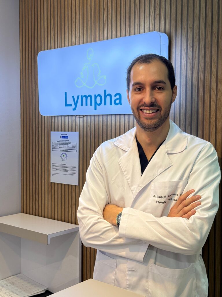 dr. dnaiel cardona Cirujano Plástico Lipedema Colombia Bogotá